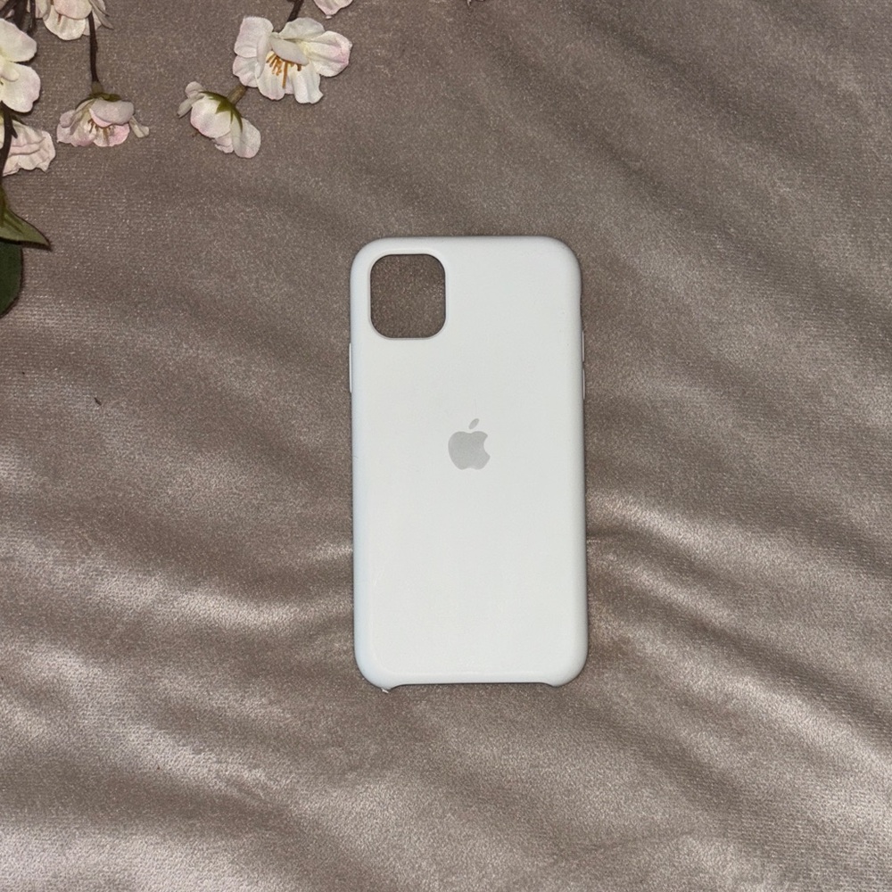 white apple silicone case for iPhone 11